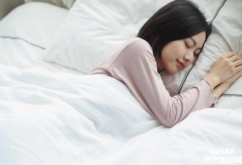 如何保持年轻？皮肤保持年轻的护肤技巧，良好睡眠图片