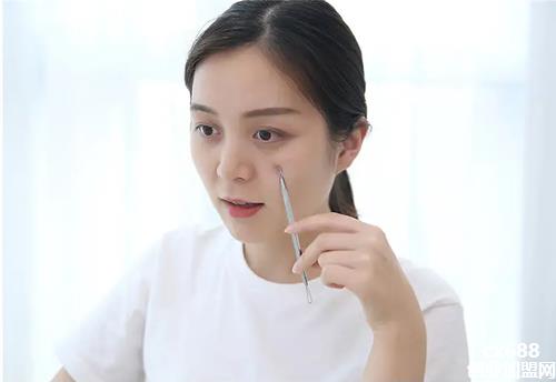 脸上长痘痘怎么办？网友分享长痘痘后的护肤小技巧