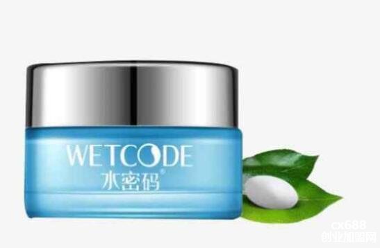 保湿霜要用卸妆水吗?保湿霜要天天使用吗?