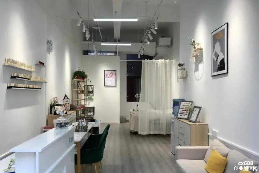  开美甲店赚钱么