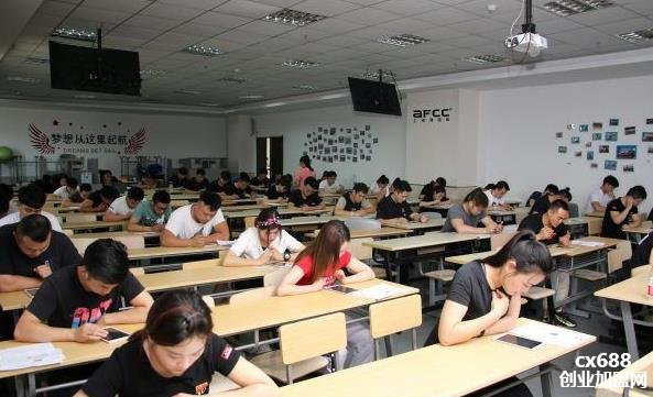健身教练培训学费一般多少钱